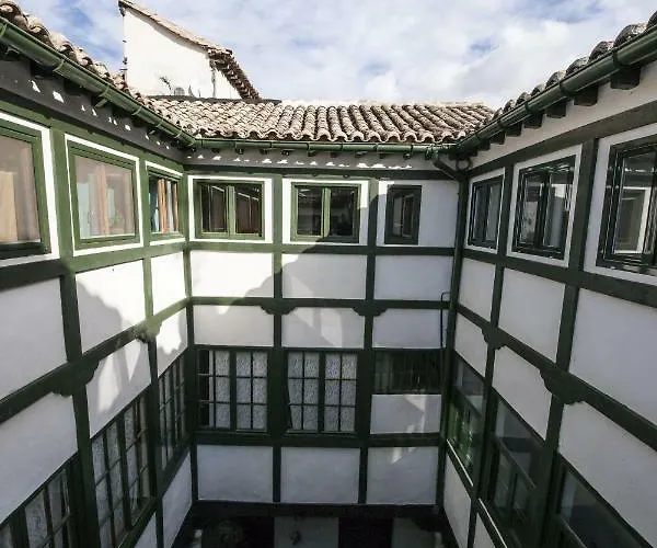 Atico Patio De La Plata Daire *